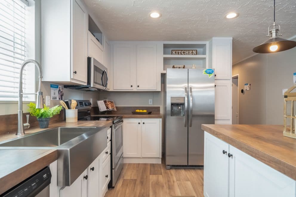 Tradition 2868b kitchen home features