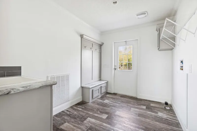 Freedom 3276517 interior home features