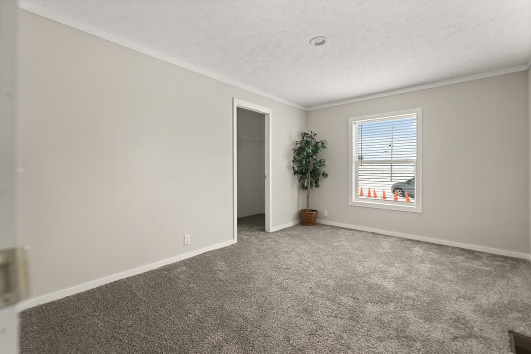 Beam house 32603x bedroom home features