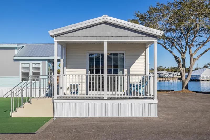 Legend 1435454 elevation and exterior home features