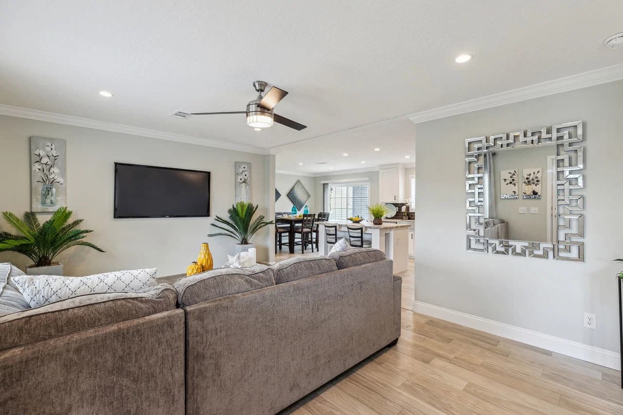 Waycross express 2852477 interior home features