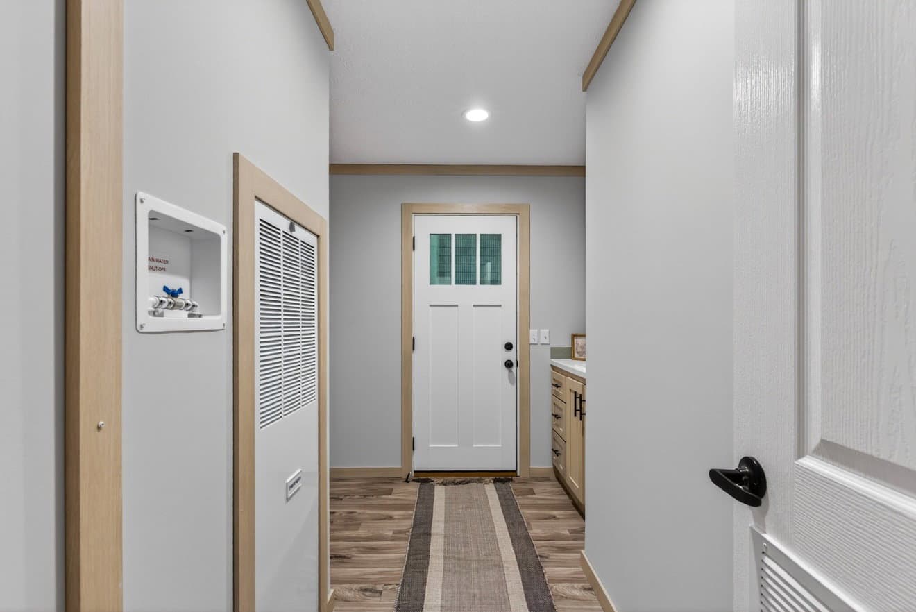 Ignition 32704e interior home features