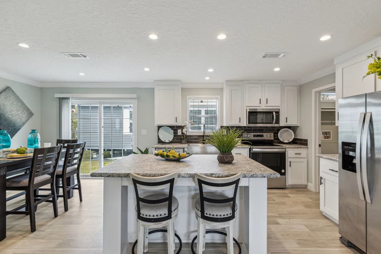 Waycross express 2852477 kitchen home features