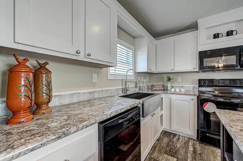 Legend 1660390 kitchen home features