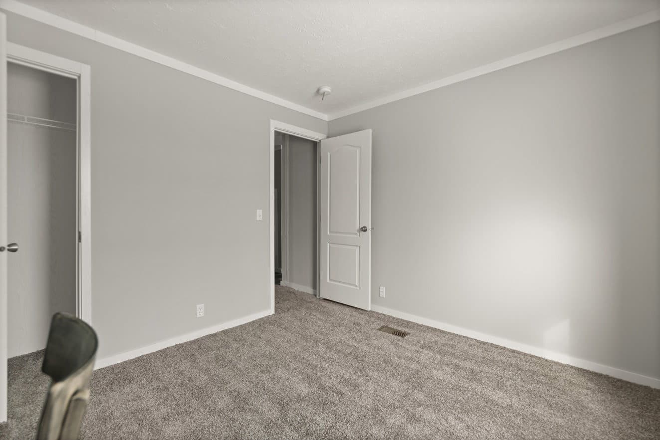 Bella 28483h bedroom home features