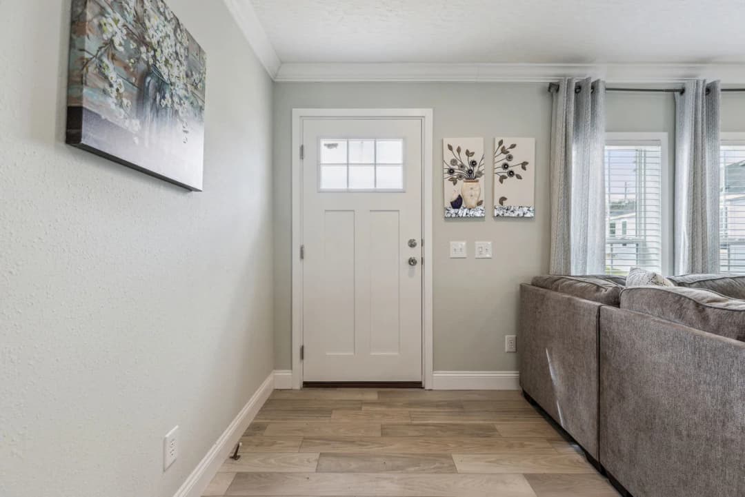 Waycross express 2852477 interior home features