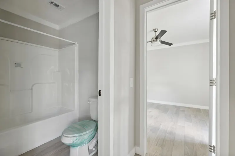 Liberty 2860459 bathroom home features