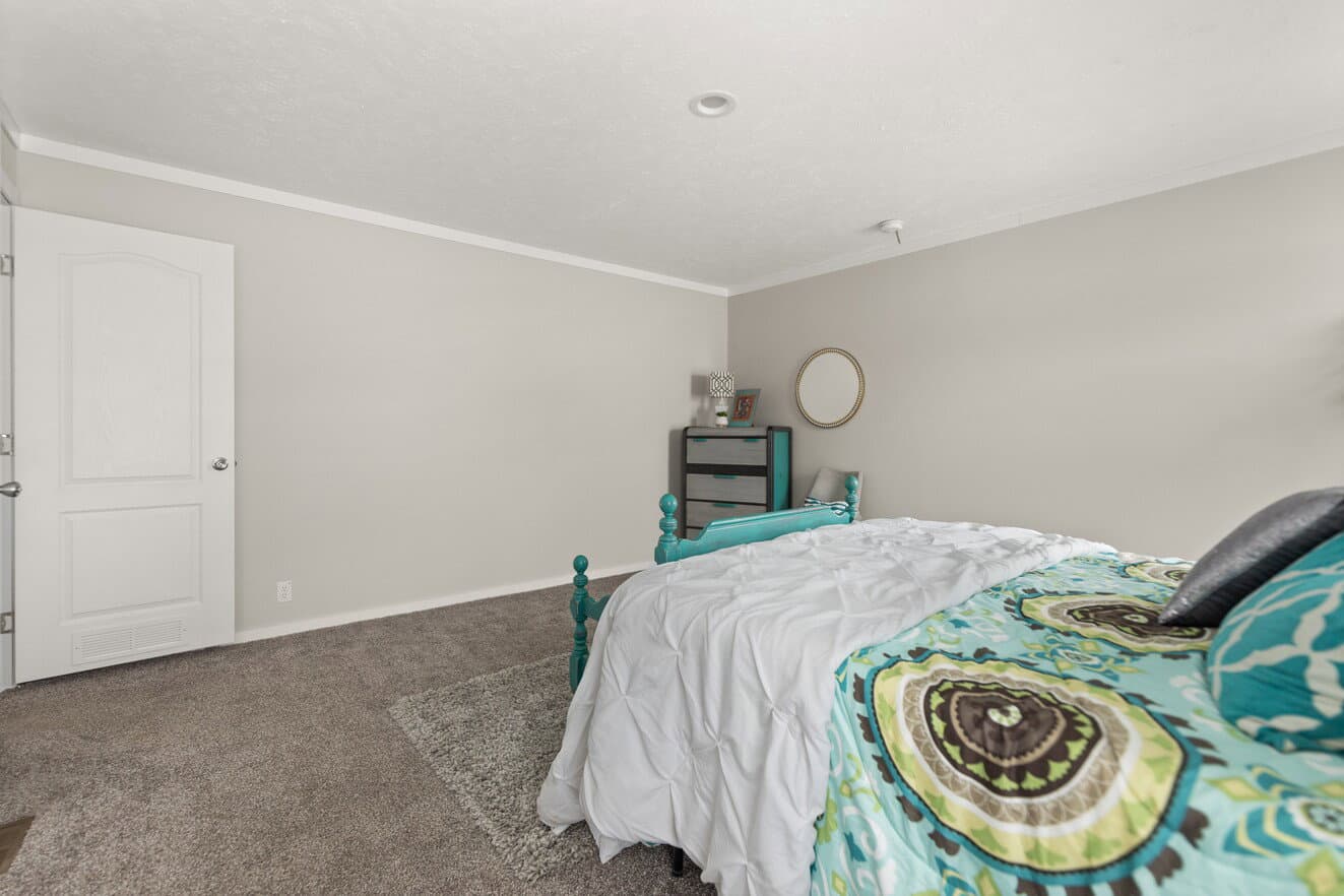 Beam house 32603x bedroom home features