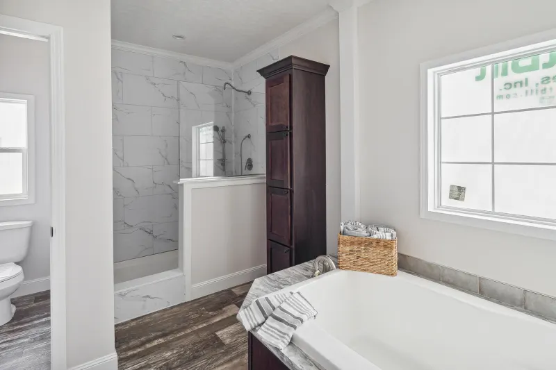 Freedom 3276517 bathroom home features