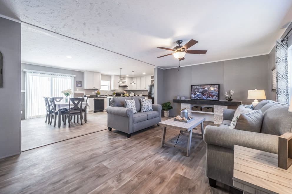 Tradition 52b interior home features