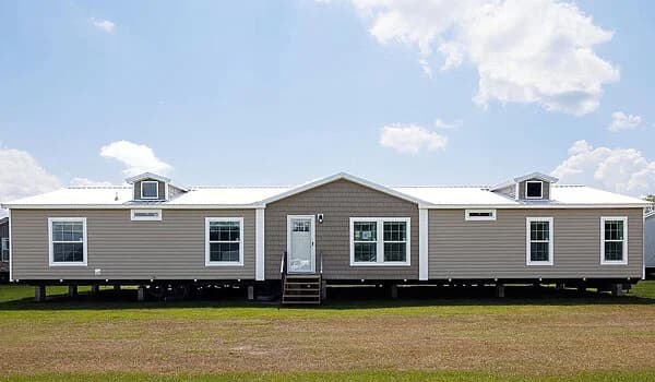 Freedom 3276518 hero, elevation, and exterior home features
