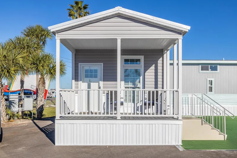 Legend 1437415 elevation and exterior home features