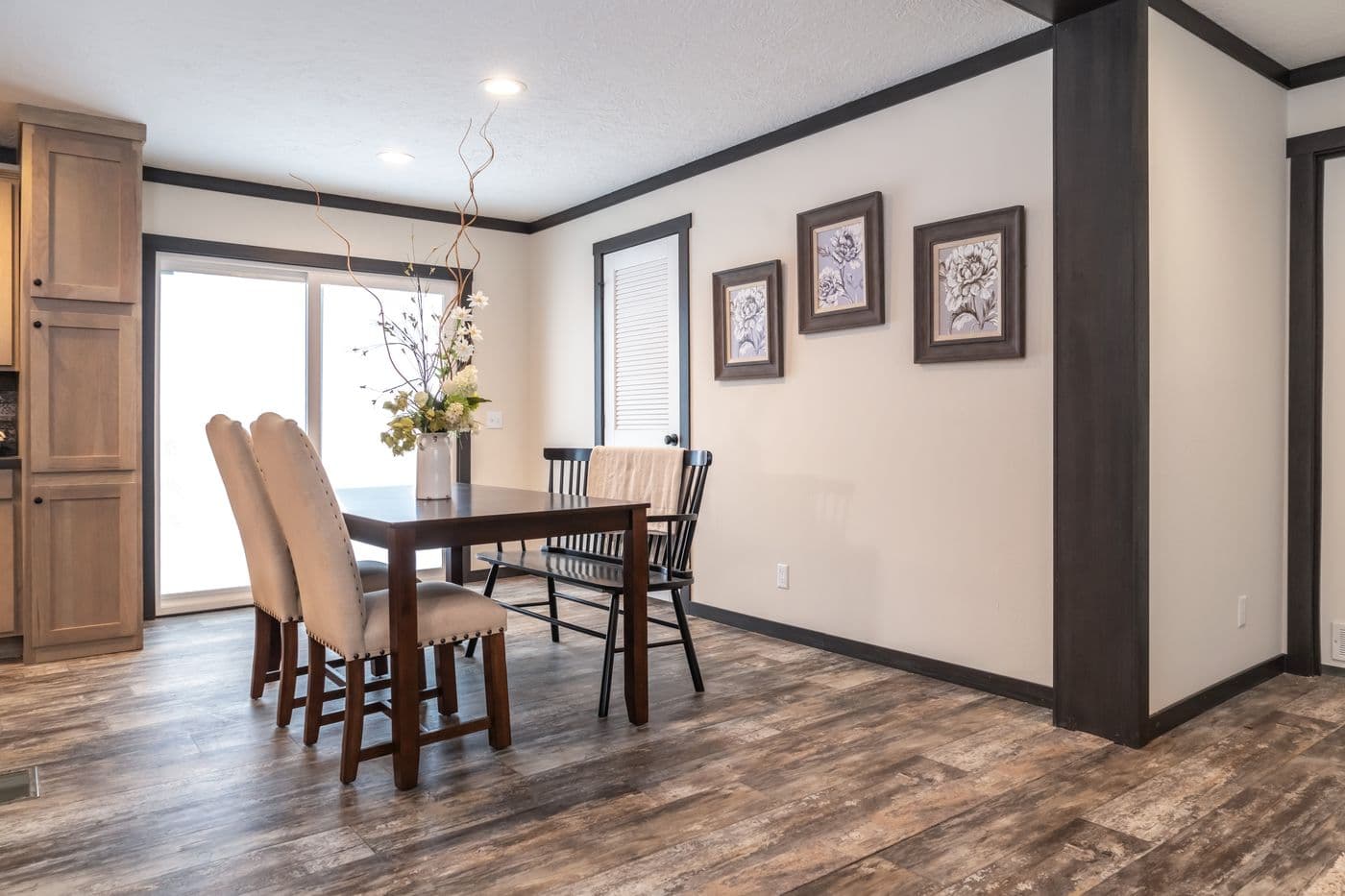 Boujee 2 interior home features
