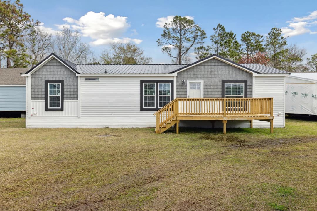 Waycross express 2852477 hero, elevation, and exterior home features