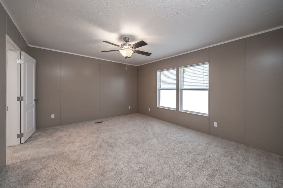 Tradition 56d bedroom home features