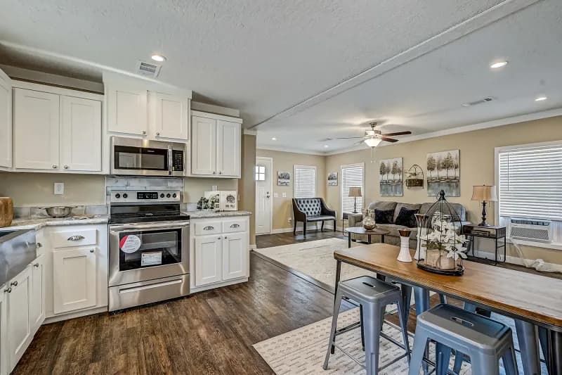 Champion community 2444437 kitchen home features
