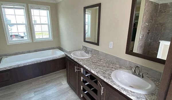 Freedom 3276527 bathroom home features