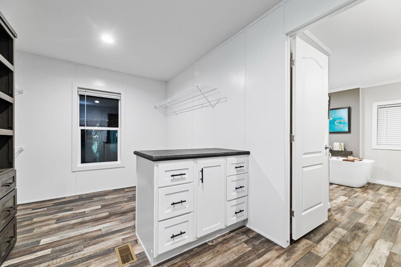 K2 32764p interior home features