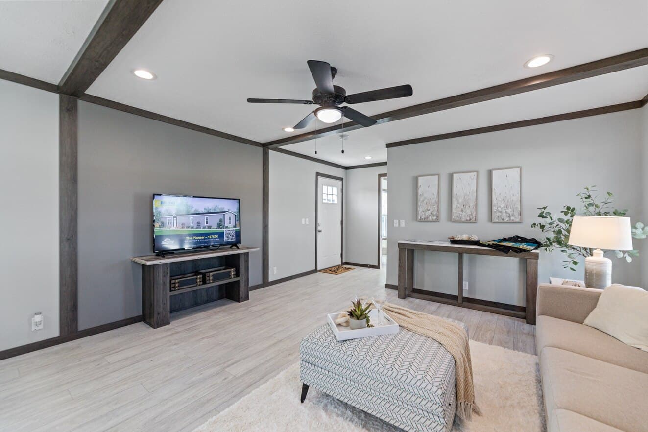 Pioneer 16763k interior home features