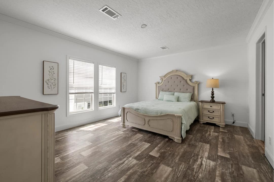 Freedom bedroom home features
