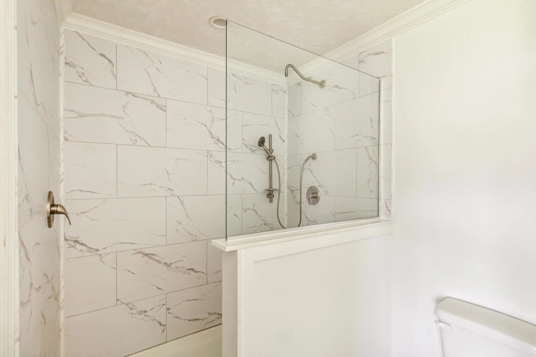 Freedom bathroom home features