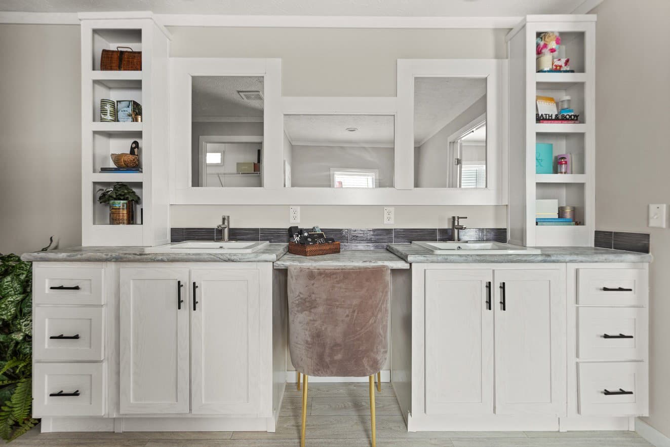 Big beam house 32663x bathroom home features
