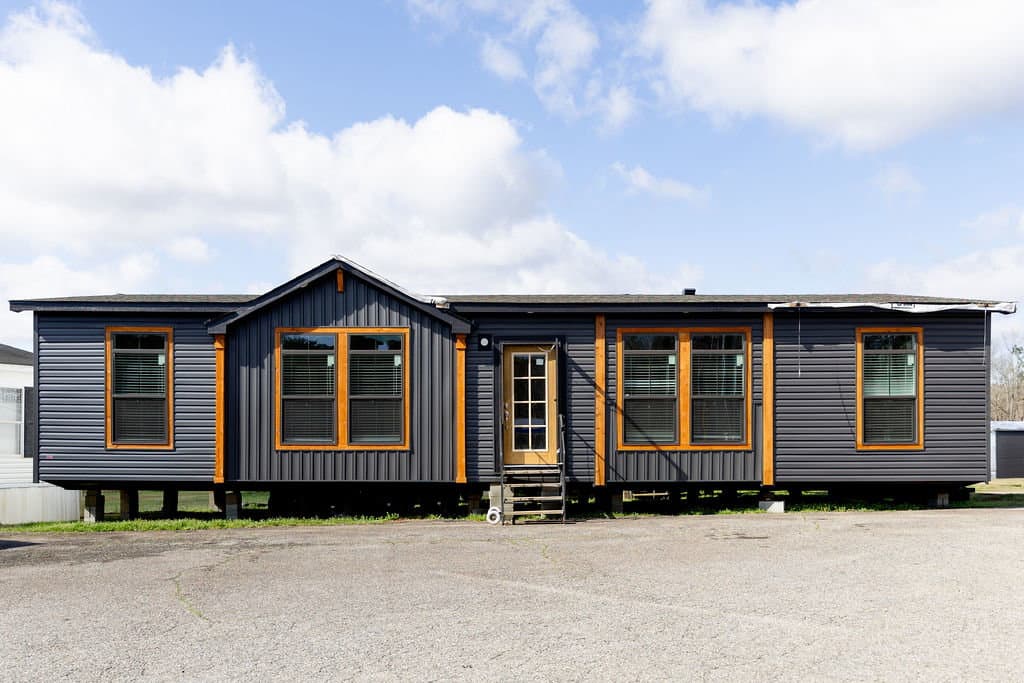 The bandon hero and exterior home features