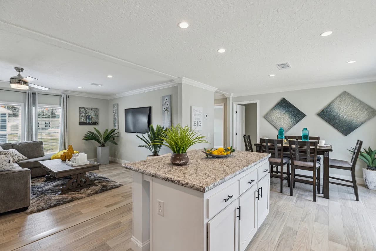 Waycross express 2852477 kitchen home features