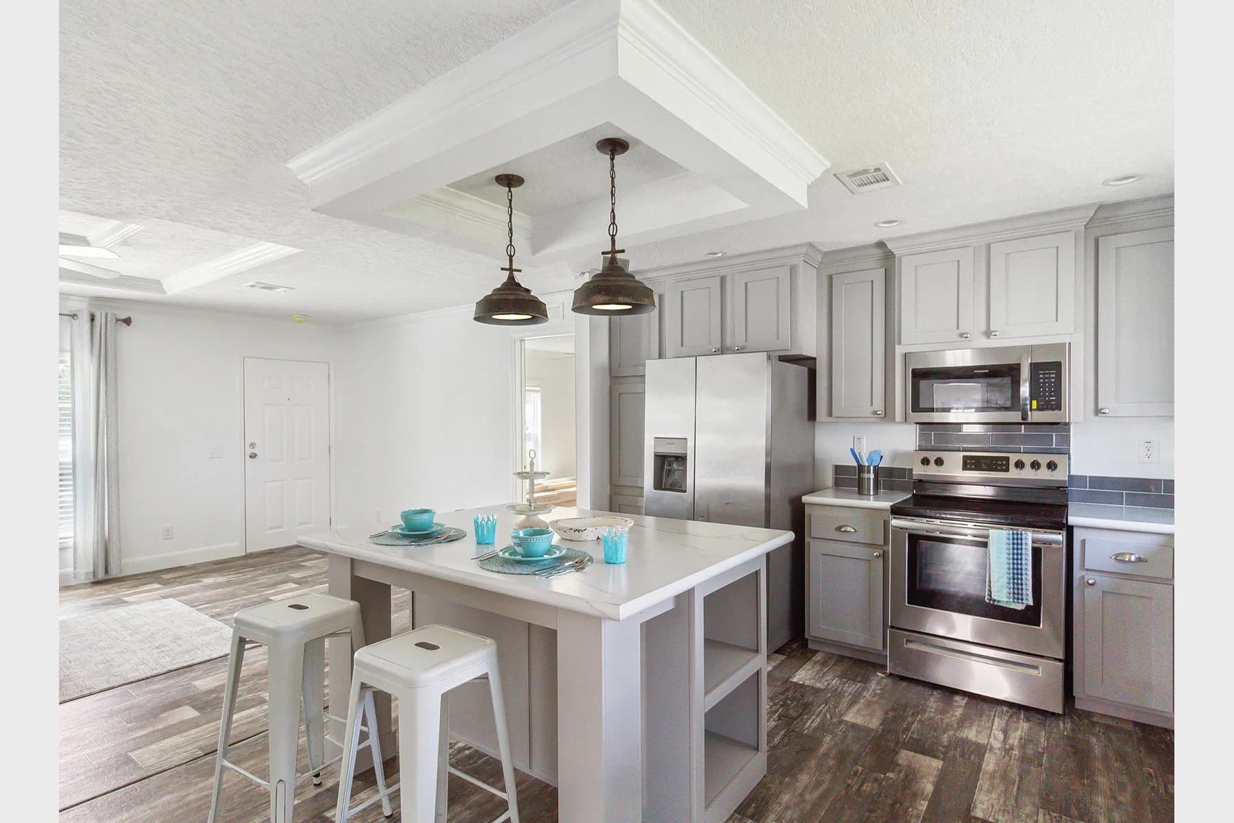 Freedom kitchen home features