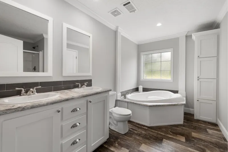 Freedom 2856497 bathroom home features