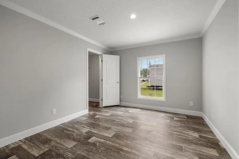 Freedom 2856497 bedroom home features