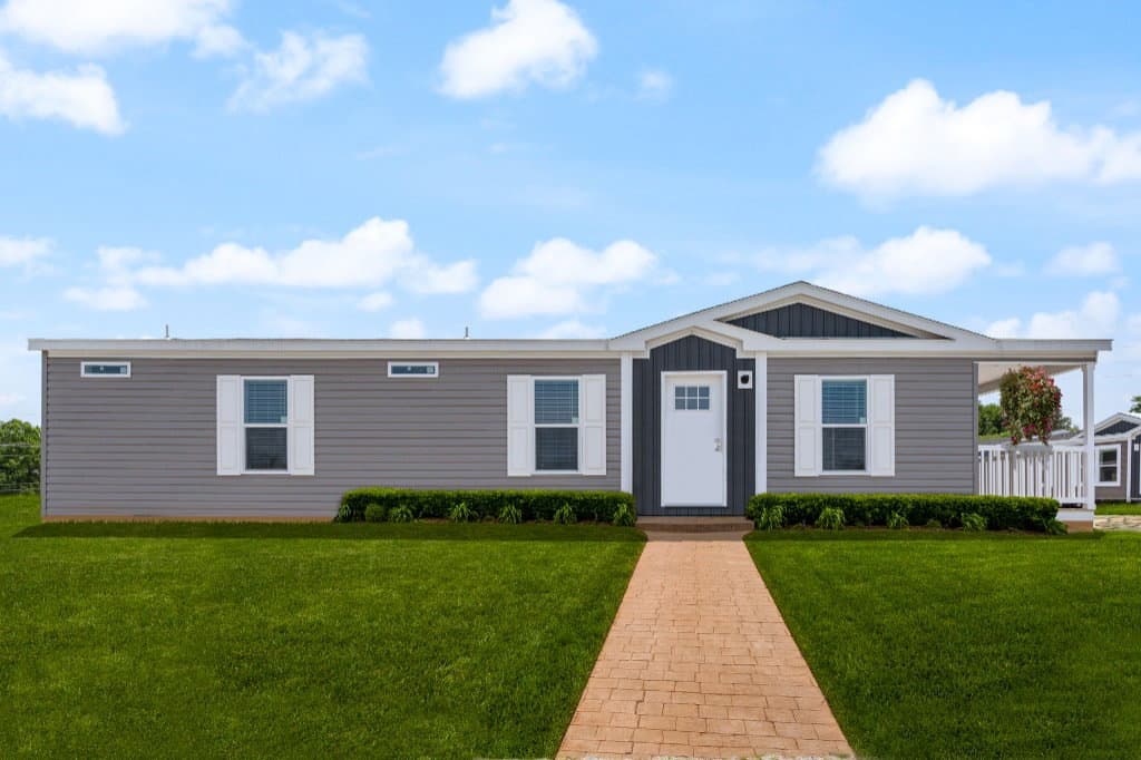 Uproar 28483u elevation and exterior home features