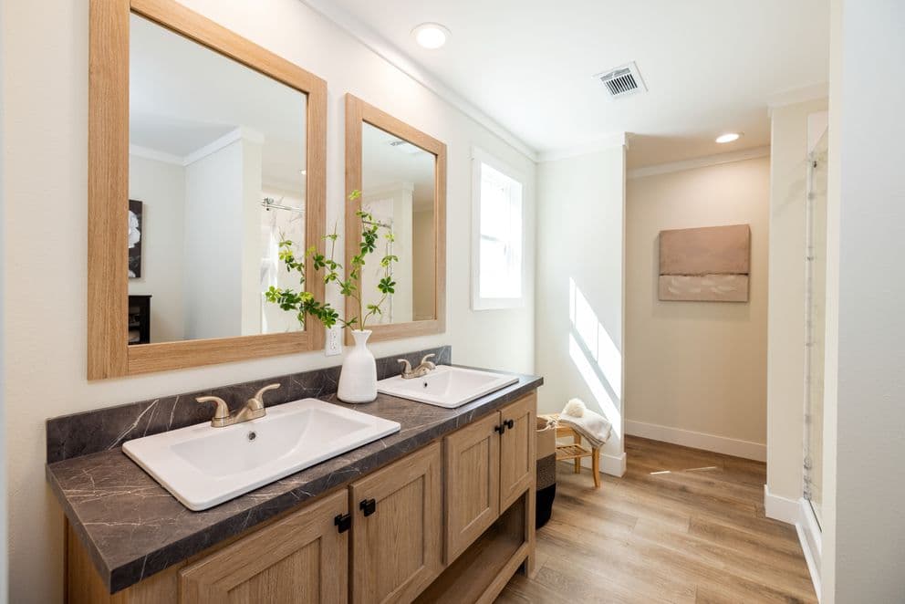 Hey jude bathroom home features