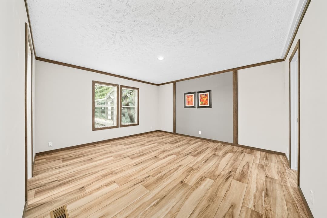 Warrior 32563f bedroom home features